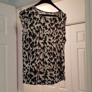 Loft short sleeved shirt black/white.